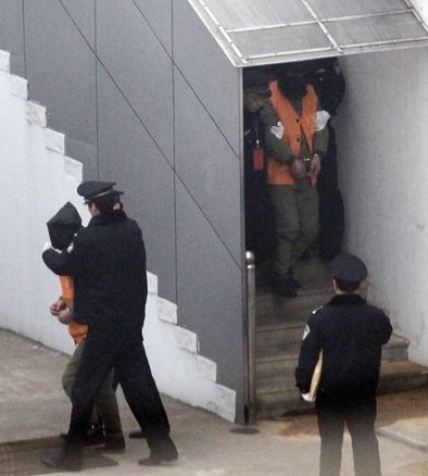 聂磊死刑现场  昔日黑老大临死前嚎啕大哭(图)插图
